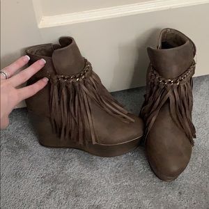 Fringed wedged booties